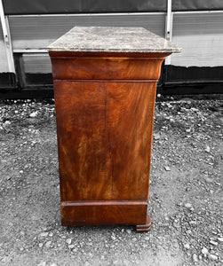 ANTIQUE 19TH CENTURY FRENCH  FLAMED MAHOGANY & MARBLE TOPPED COMMODE, c1900