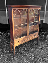 Load image into Gallery viewer, ANTIQUE 19TH CENTURY MAHOGANY GEORGIAN STYLE DISPLAY CABINET, C1900
