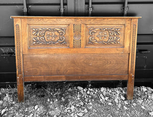 20TH CENTURY FRENCH ORNATE OAK DOUBLE BED, C1940