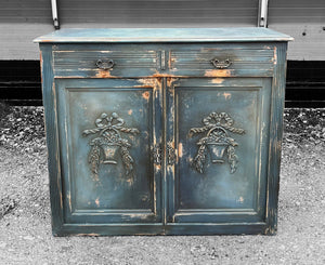 ANTIQUE 19th CENTURY FRENCH ORNATE OAK PAINTED CUPBOARD, c1900