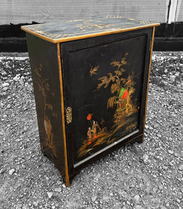 ANTIQUE 20TH CENTURY ORIENTAL EMBOSSED CHINOISERIE CUPBOARD, C1920