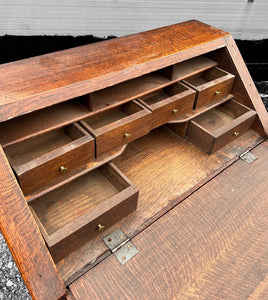 ANTIQUE 20th CENTURY FRENCH ORNATE OAK BUREAU, c1920