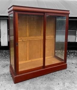 LARGE ANTIQUE 19th CENTURY ENGLISH MAHOGANY MUSEUM DISPLAY CABINET, c1900