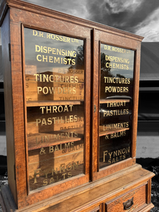 ANTIQUE 19TH CENTURY OAK APOTHECARY STYLE GLAZED DRESSER, C1900