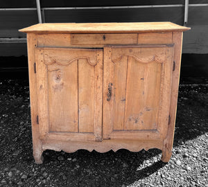 ANTIQUE 19TH CENTURY FRENCH RUSTIC OAK BUFFET CUPBOARD, C1880