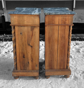 ANTIQUE 19TH CENTURY FRENCH PAIR OF ORNATE CARVED OAK & MARBLE TOPPED BEDSIDE TABLES, c1900