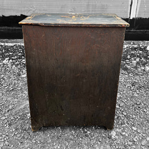 ANTIQUE 20TH CENTURY ORIENTAL EMBOSSED CHINOISERIE CUPBOARD, C1920