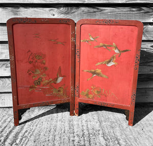 ANTIQUE 20TH CENTURY ORIENTAL HAND PAINTED 2 FOLD SCREEN, C1920